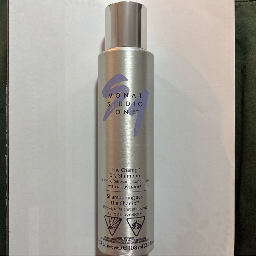 Monat Dry Shampoo Studio One The Champ with Rejuveniqe 4 oz / 108 mL - New!